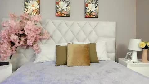 gia__evanss_ online show from 04/27/26, 12:14