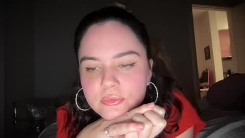 Snapshot of gia_is_horny chatting on 12/18/24, 05:37 The Queen of Squirt online show from 12/18/24, 05:37