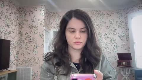 Snapshot of gia_is_horny chatting on 12/23/24, 07:52 The Queen of Squirt online show from 12/23/24, 07:52