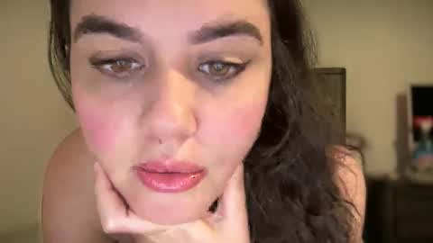 Snapshot of gia_is_horny chatting on 02/28/25, 05:48 The Queen of Squirt online show from 02/28/25, 05:48