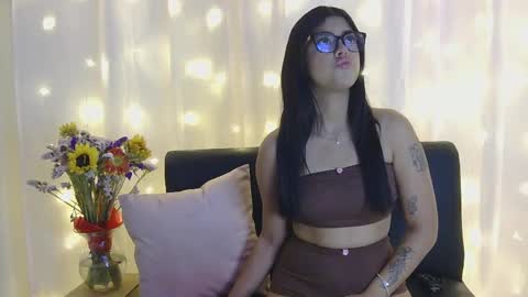 Snapshot of gia_massa chatting on 10/18/25, 12:02 Gia Massa online show from 10/18/25, 12:02
