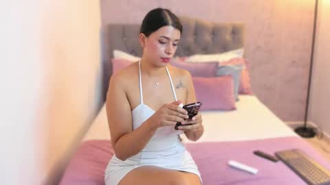 Gia online show from 11/22/25, 05:01