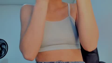 GIA WHITE Independet  online show from 05/15/26, 06:53