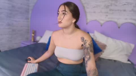 Snapshot of giaa_ross chatting on 04/22/26, 07:37 Gia online show from 04/22/26, 07:37