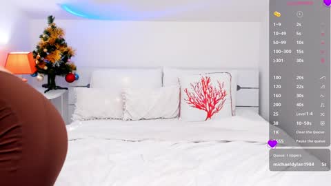 Gia online show from 12/24/24, 07:55