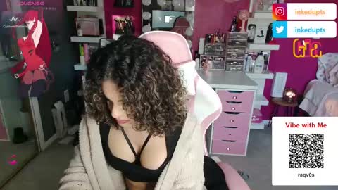 Snapshot of giadior31 chatting on 11/04/25, 08:30 Gia Dior online show from 11/04/25, 08:30