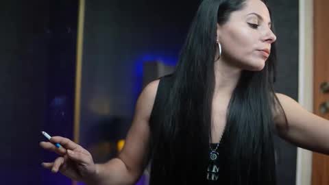  Gia  online show from 11/28/25, 08:44