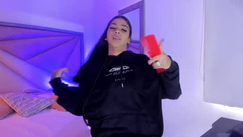 Gia  online show from 11/02/25, 05:48