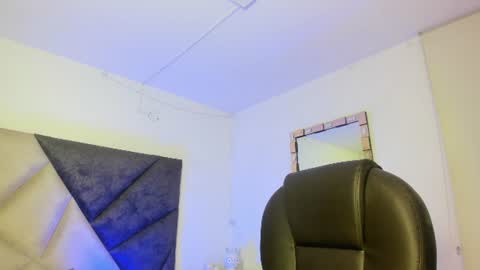 Snapshot of giafu chatting on 06/22/26, 12:24 Gia online show from 06/22/26, 12:24