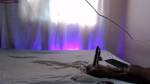 Gia online show from 11/25/25, 01:44