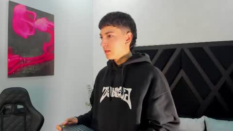 Snapshot of gian_rossii chatting on 06/25/26, 11:15 GIAN online show from 06/25/26, 11:15