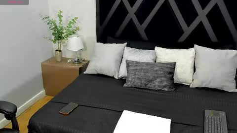 Snapshot of gian_rossii chatting on 07/15/26, 11:15 GIAN online show from 07/15/26, 11:15