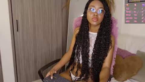 Gia  online show from 09/15/25, 06:08