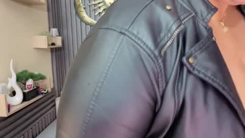   online show from 05/08/26, 12:10
