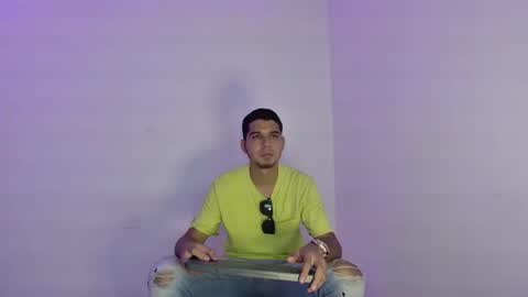 Snapshot of gianluca_silva chatting on 10/20/25, 01:17 Gianluca Silva online show from 10/20/25, 01:17