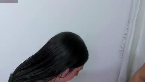 giannagovlea online show from 11/19/25, 11:27