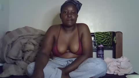 Giannah online show from 10/23/25, 08:07