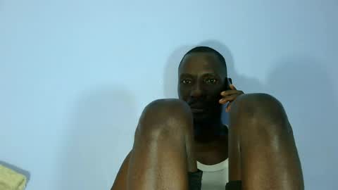 Snapshot of giant_couple chatting on 06/24/26, 03:00 giant_couple online show from 06/24/26, 03:00