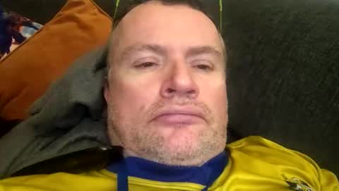 Snapshot of giddyup2222222 chatting on 01/14/26, 01:44 giddyup2222222 online show from 01/14/26, 01:44