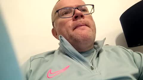 Snapshot of giddyup2222222 chatting on 02/11/26, 11:04 giddyup2222222 online show from 02/11/26, 11:04