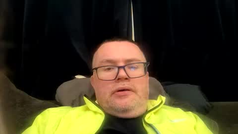 Snapshot of giddyup2222222 chatting on 02/16/26, 07:32 giddyup2222222 online show from 02/16/26, 07:32