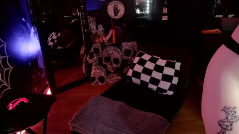 Snapshot of gigglemethis22 chatting on 12/29/24, 06:49 Giggles online show from 12/29/24, 06:49