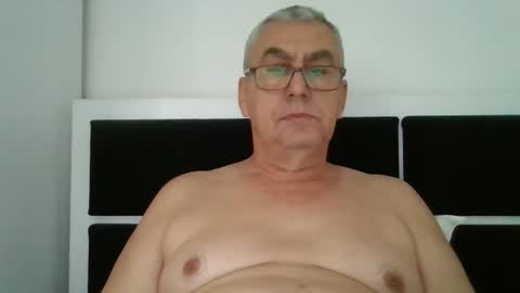 gigi1970 online show from 10/30/25, 11:33