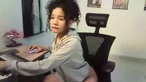 GIGI STCOTT online show from 12/14/25, 02:39