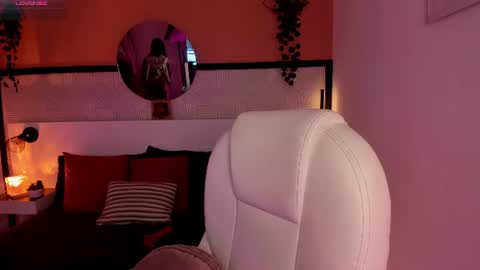 GIGI online show from 06/17/26, 07:22