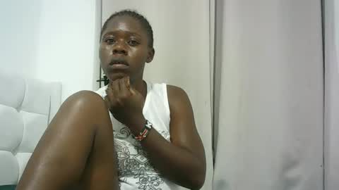 Snapshot of gigi_thehuntress chatting on 03/10/25, 01:21 franciscar online show from 03/10/25, 01:21