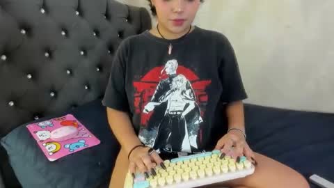 Gigi online show from 12/18/25, 07:14