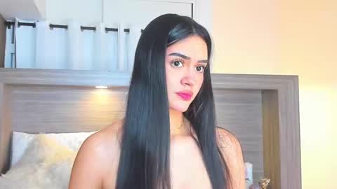 gigi wilden online show from 11/18/25, 02:43