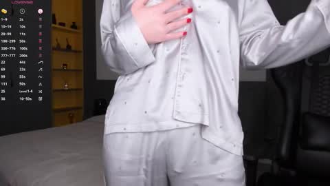 Snapshot of gigihadd chatting on 02/19/26, 03:41 gigihadd online show from 02/19/26, 03:41