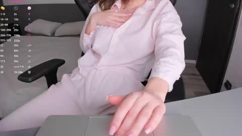 Snapshot of gigihadd chatting on 04/25/26, 01:14 gigihadd online show from 04/25/26, 01:14