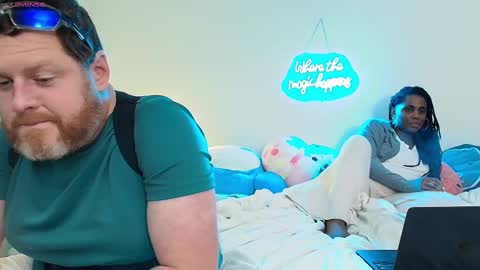 Snapshot of gigimcfee chatting on 09/18/25, 04:03 G Money online show from 09/18/25, 04:03