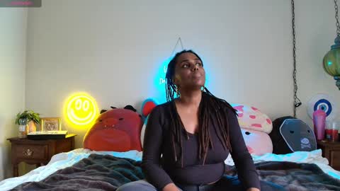 Snapshot of gigimcfee chatting on 09/23/25, 09:18 G Money online show from 09/23/25, 09:18