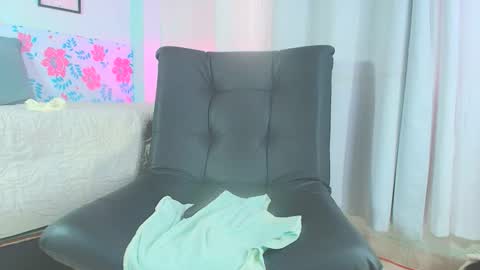 Sharlotte  online show from 11/24/25, 09:36