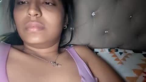Snapshot of gigixox3 chatting on 09/22/25, 01:35 gigixox3 online show from 09/22/25, 01:35