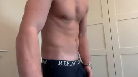 Snapshot of gigolo_amsterdam chatting on 11/16/25, 11:27 gigolo amsterdam023 online show from 11/16/25, 11:27