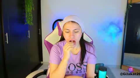 Snapshot of gilakat chatting on 11/15/25, 05:27 gilakat online show from 11/15/25, 05:27