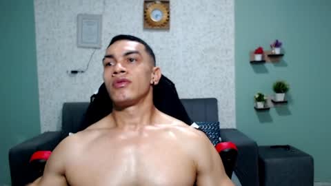 Snapshot of gilbert_marquez chatting on 01/11/25, 03:31 GILBERT online show from 01/11/25, 03:31