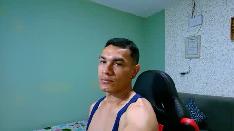 Snapshot of gilbert_marquez chatting on 01/25/25, 03:09 GILBERT online show from 01/25/25, 03:09