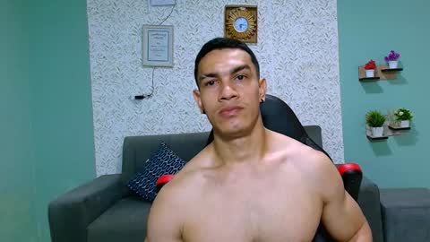 Snapshot of gilbert_marquez chatting on 01/25/25, 06:24 GILBERT online show from 01/25/25, 06:24