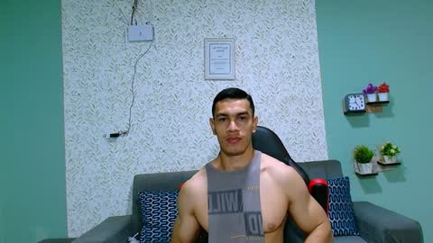 Snapshot of gilbert_marquez chatting on 01/27/25, 12:05 GILBERT online show from 01/27/25, 12:05