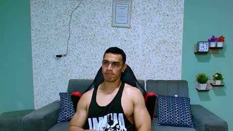 Snapshot of gilbert_marquez chatting on 01/28/25, 11:28 GILBERT online show from 01/28/25, 11:28