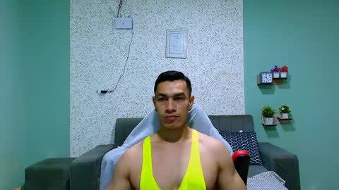 Snapshot of gilbert_marquez chatting on 02/18/25, 11:11 GILBERT online show from 02/18/25, 11:11