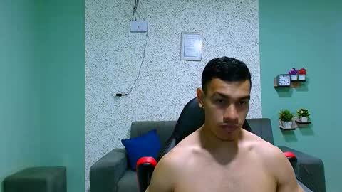 Snapshot of gilbert_marquez chatting on 02/27/25, 02:21 GILBERT online show from 02/27/25, 02:21