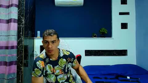 Snapshot of gilbert_marquez chatting on 09/19/25, 11:33 GILBERT online show from 09/19/25, 11:33