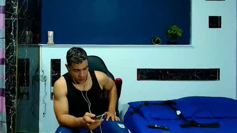 Snapshot of gilbert_marquez chatting on 09/27/25, 10:37 GILBERT online show from 09/27/25, 10:37