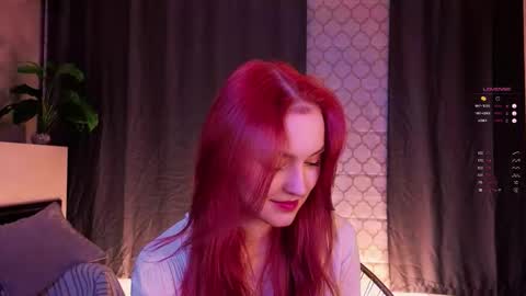 Snapshot of gildedkitten chatting on 11/06/25, 06:42 Stacy online show from 11/06/25, 06:42